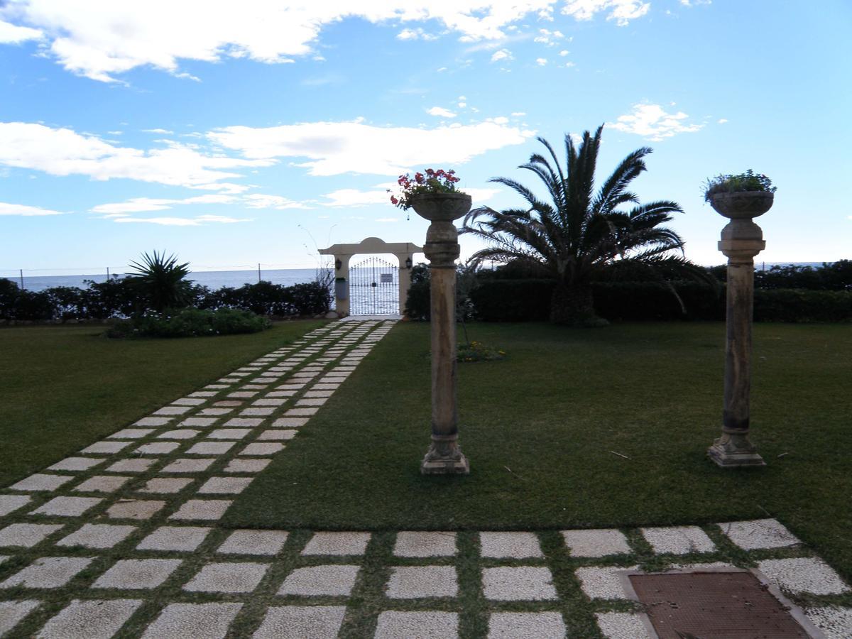 Apartamento En La Playa Apartment มีฆาส กอสตา ภายนอก รูปภาพ
